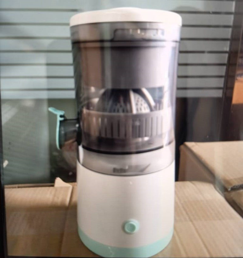 Electric Juicer, Mini, Portable, Wireless, USB And Rechargeable.